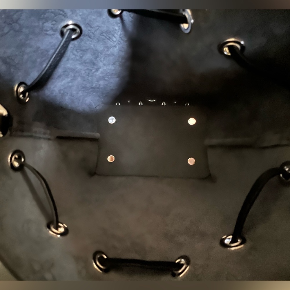 Louis Vuitton Bella Bag - Picture 5 of 8